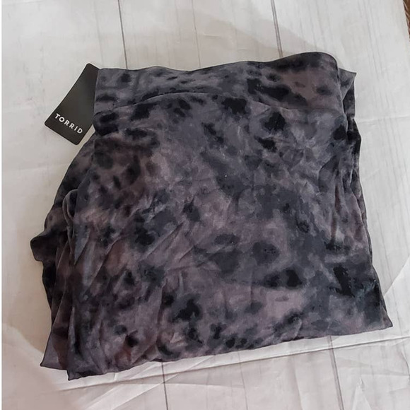 NWT Black Tie-Dye Jersey Side Slit Maxi Stretch Skirt Plus Size: 2X (18/20) - Picture 4 of 4